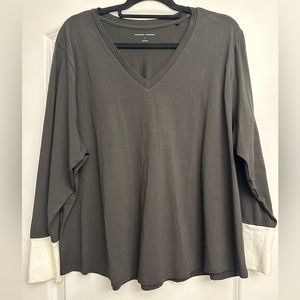 Universal standard shirt, size large